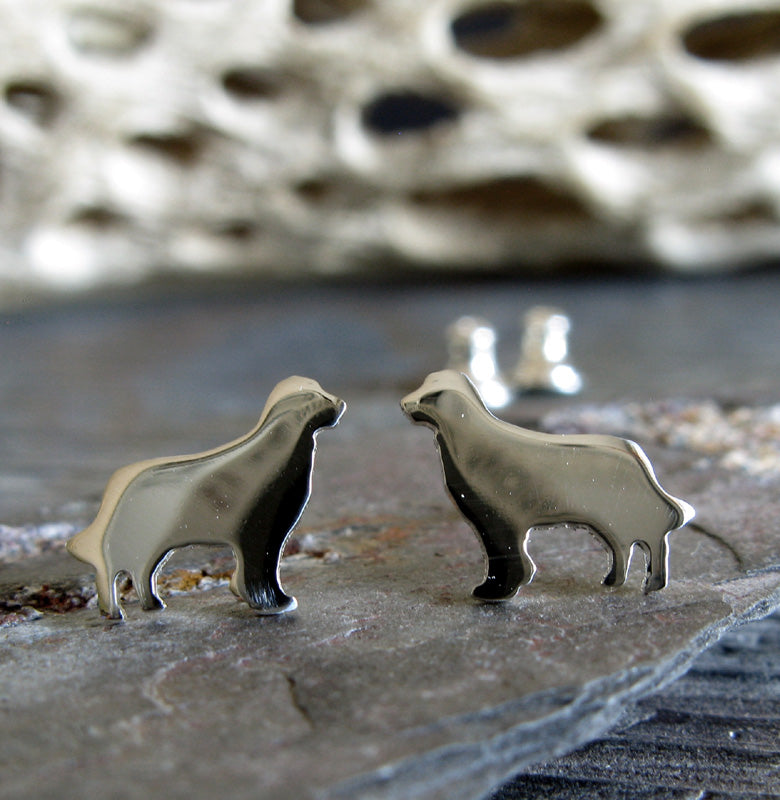 Golden retriever stud earrings 2025