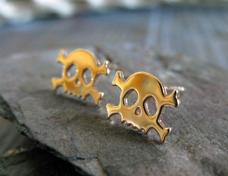 Skull and crossbones stud earrings shop