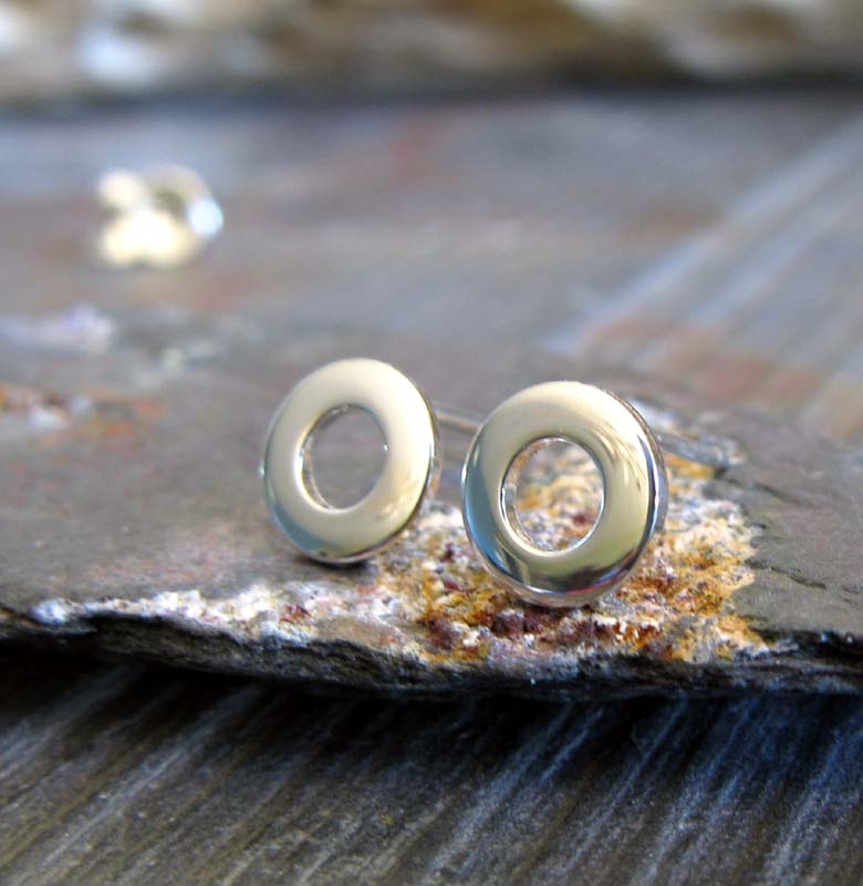 14k silver stud earrings outlet